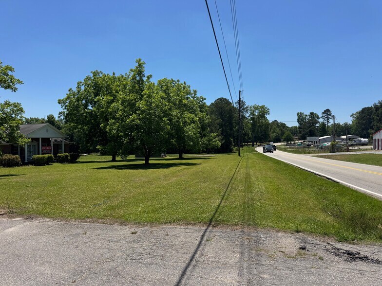 More Photos Of 2113 Wessinger Rd, Chapin Office For Lease