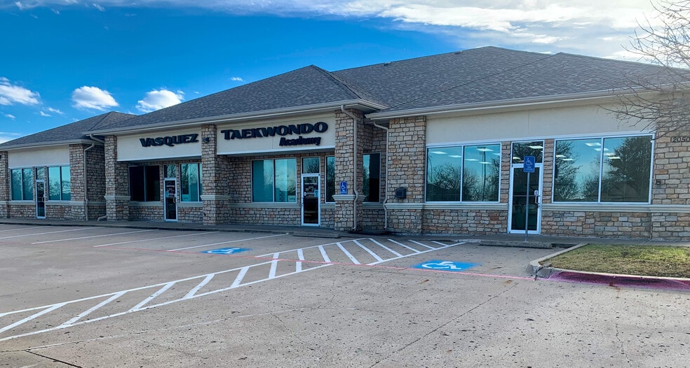 More Photos Of 2050 Alma Rd, McKinney Storefront Retail Office For Lease