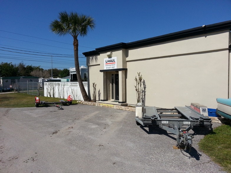 More Photos Of 7812 Symmes Rd, Gibsonton Service For Lease