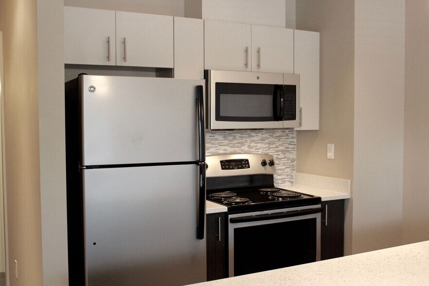 More Photos Of 12500-12520 Lake City Way NE, Seattle Apartments For Lease