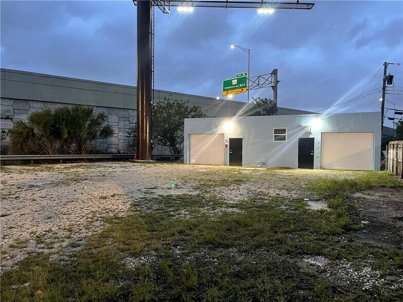 More Photos Of 665 W Prospect Rd, Oakland Park Showroom For Lease