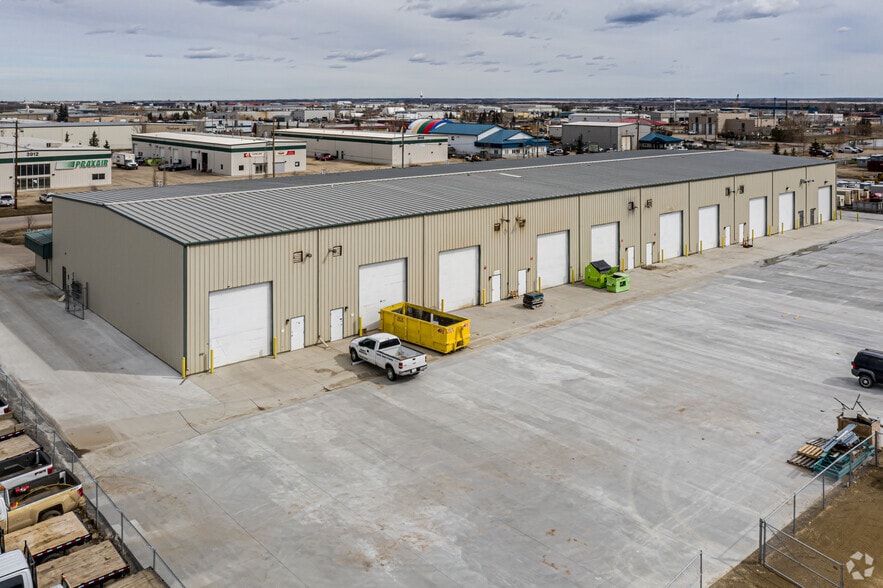 More Photos Of 3909 84th Ave, Leduc Warehouse For Lease