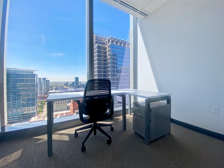 More Photos Of 110 N Wacker Dr, Chicago Coworking Space
