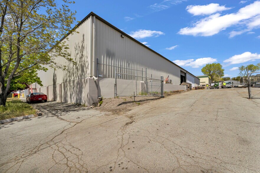 More Photos Of 1955 Timber Way, Reno Warehouse For Lease