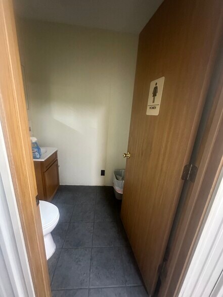 More Photos Of 636 S East St, Mount Carroll Warehouse For Sale