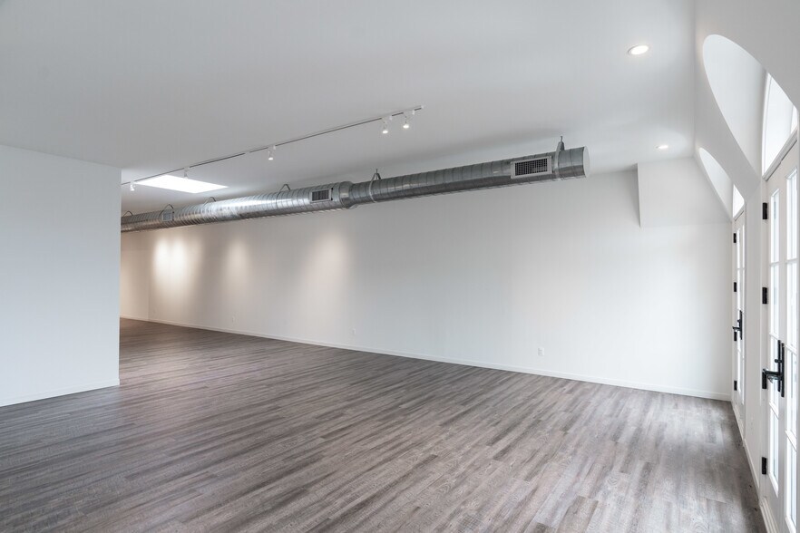 More Photos Of 112 Kercheval Ave, Grosse Pointe Office Residential For Lease