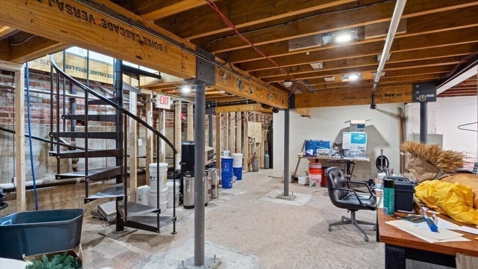 More Photos Of 35 Main St, Amesbury Storefront Retail Office For Sale