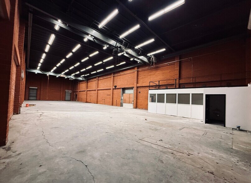 More Photos Of 1806-1814 S San Pedro St, Los Angeles Manufacturing For Lease