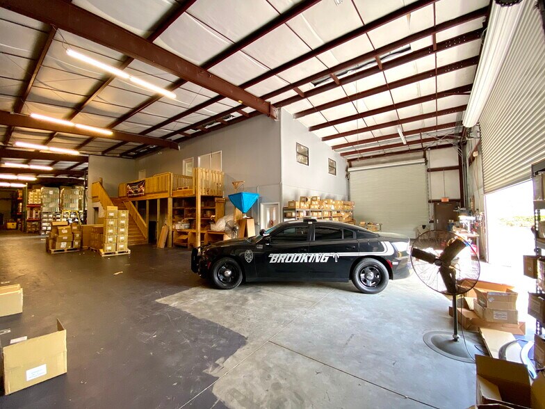 More Photos Of 104 Liberty Center Pl, Saint Augustine Warehouse For Lease