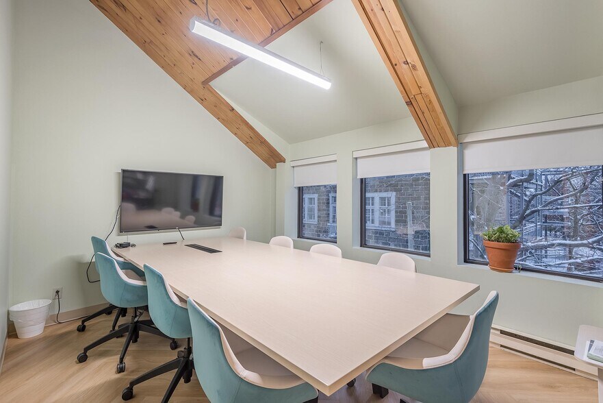 More Photos Of 50 Rue Saint-Charles O, Longueuil Medical For Lease