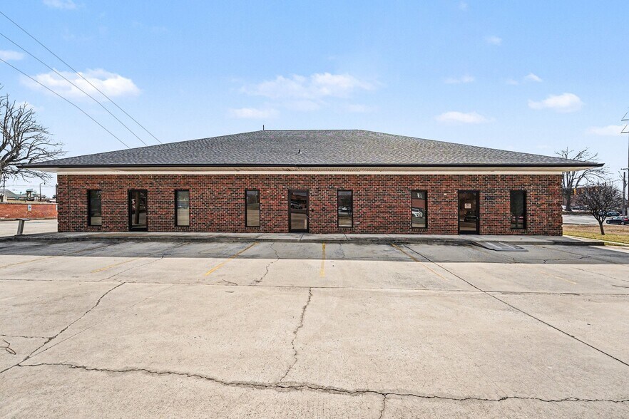 More Photos Of 208 W Salisbury St, Asheboro Medical For Lease