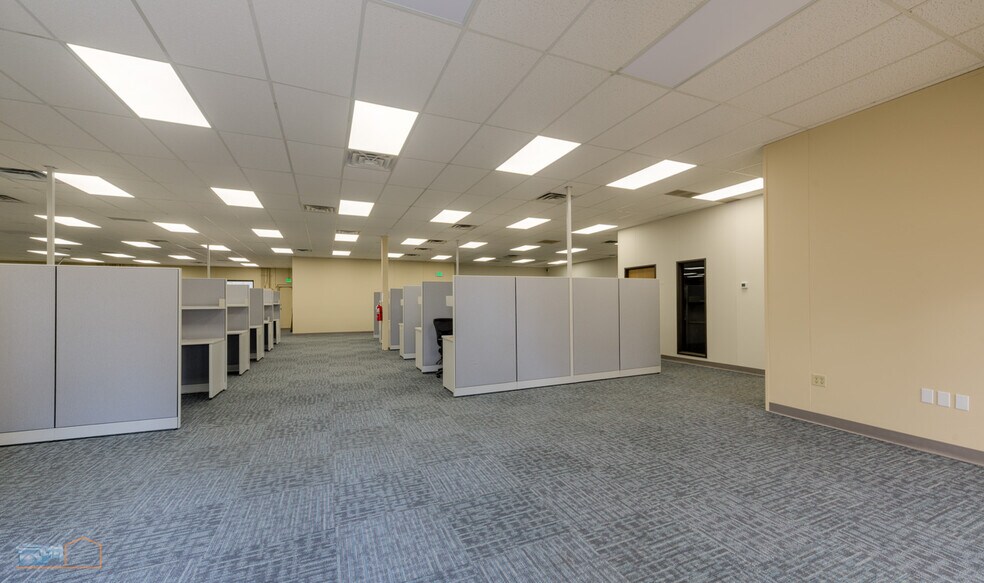 More Photos Of 1860 Lefthand Cir, Longmont Light Manufacturing For Sale