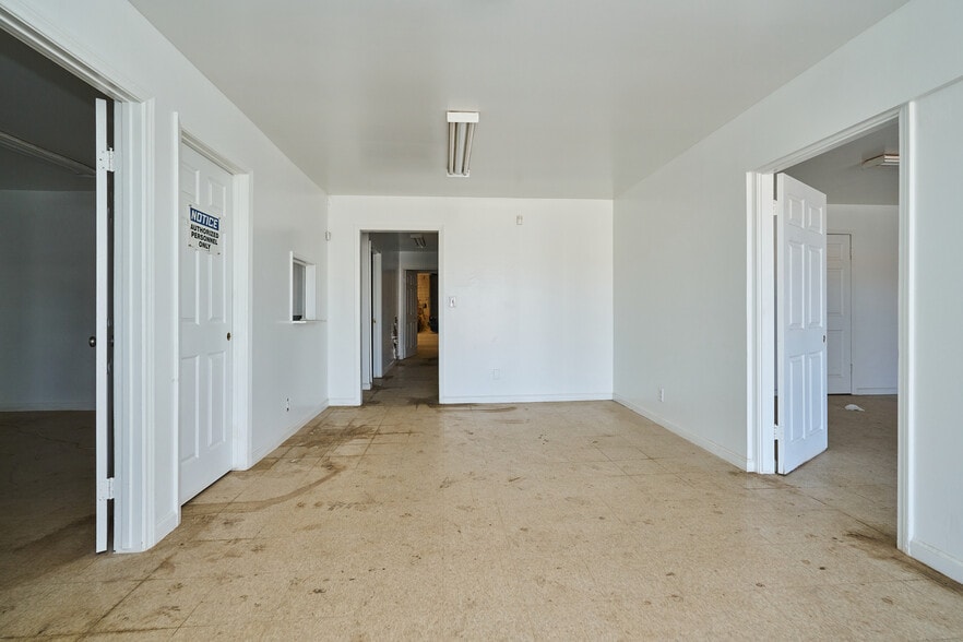 More Photos Of 1200 W El Segundo Blvd, Gardena Manufacturing For Sale