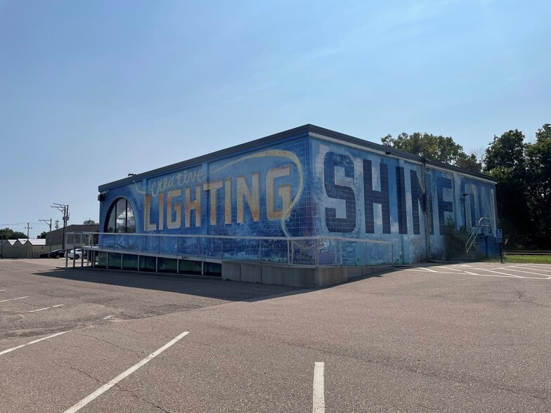 More Photos Of 1728 Concordia Ave, Saint Paul Showroom For Sale