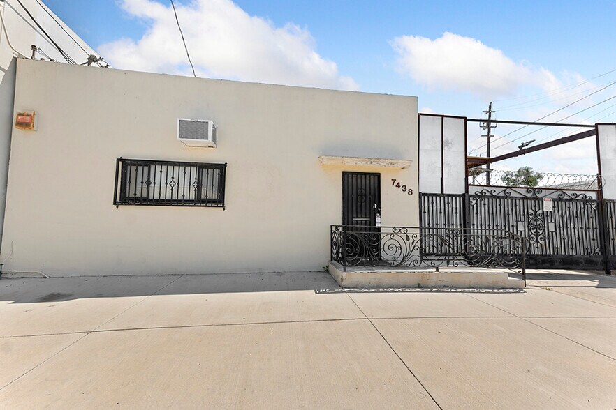 More Photos Of 7438 Varna Ave, North Hollywood Warehouse For Sale