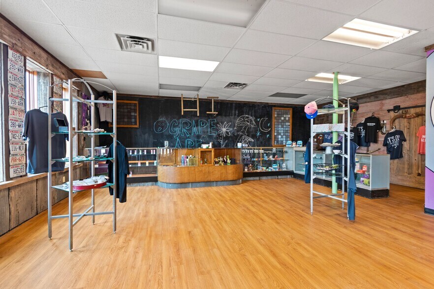 More Photos Of 118 E Pulaski St, Pulaski Storefront Retail Residential For Sale