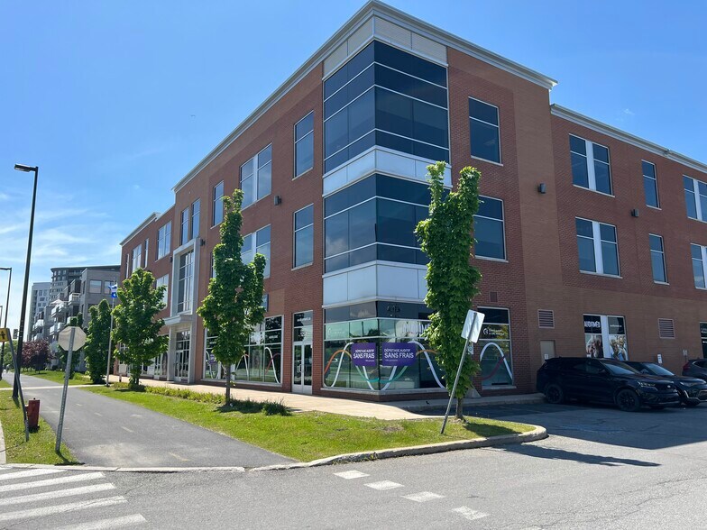 More Photos Of 1251-1259 Ch du Tremblay, Longueuil Medical For Lease