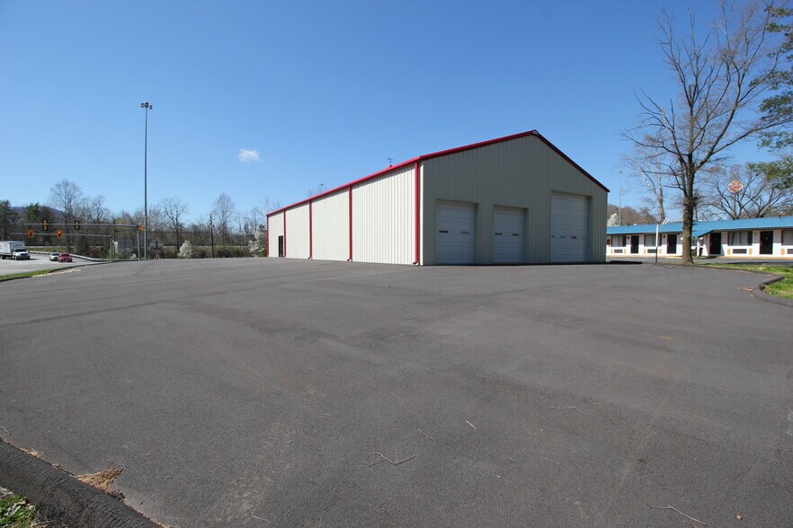 More Photos Of 34 Smokey Bear Ln, Covington Light Distribution For Sale