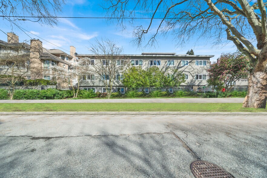 Primary Photo Of 3719 W 8th Av, Vancouver Apartments For Sale