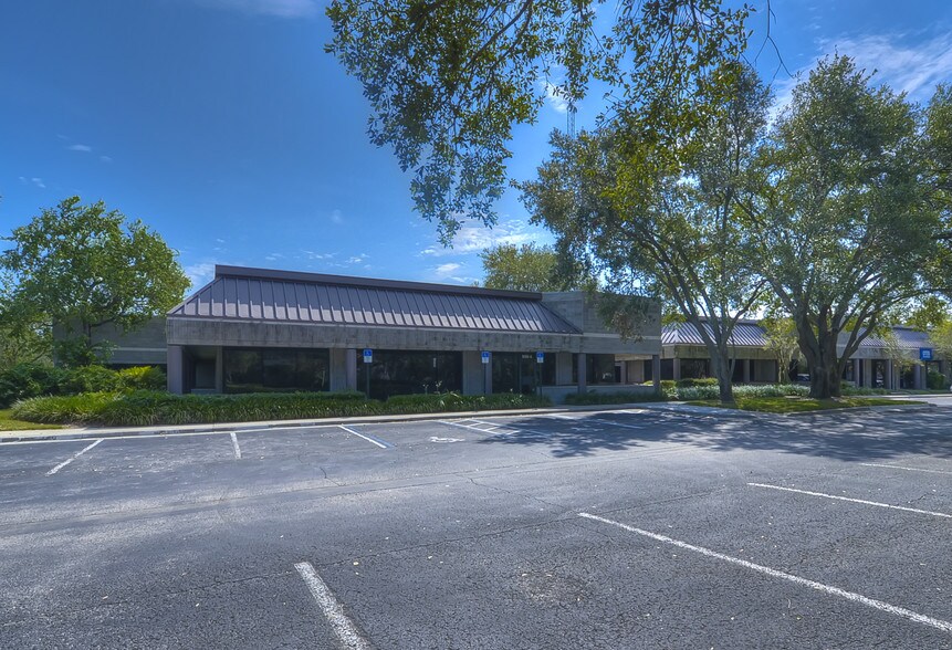 More Photos Of 8507 Benjamin Rd, Tampa Unknown For Lease