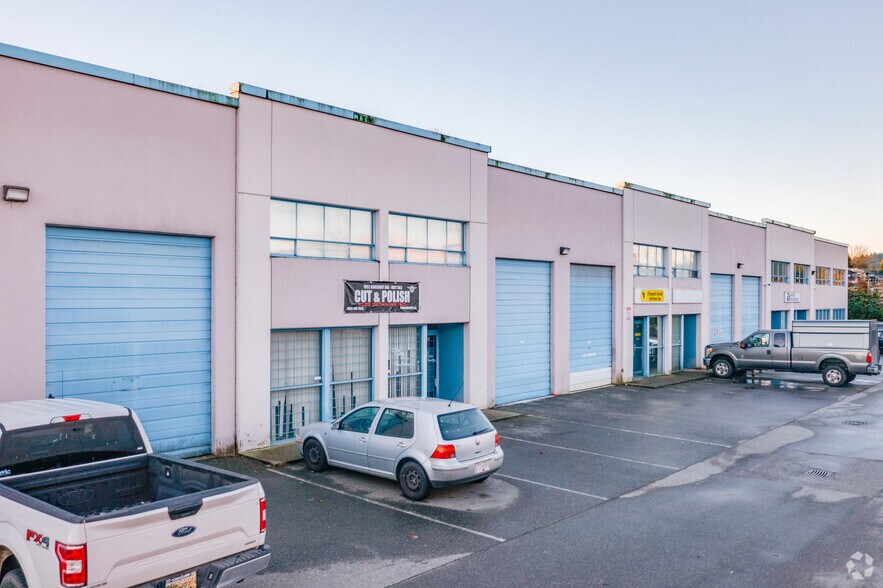 More Photos Of 1952 Kingsway Ave, Port Coquitlam Warehouse For Lease