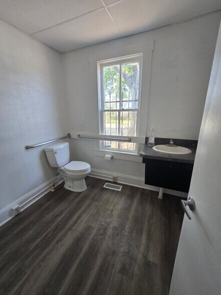 More Photos Of 902 E Reynolds St, Plant City Office For Lease