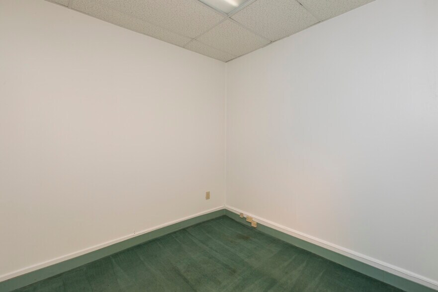 More Photos Of 3927-3929 Sacramento St, San Francisco Storefront Retail Residential For Sale