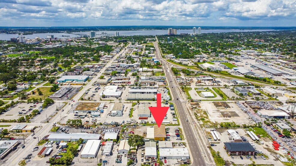 More Photos Of 2700 Evans Ave, Fort Myers Light Manufacturing For Sale
