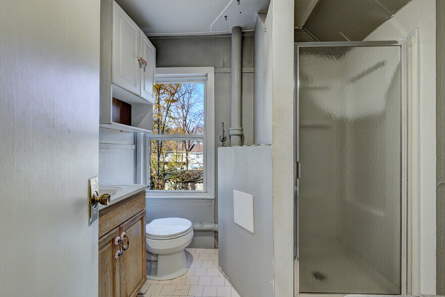 More Photos Of 10 S Prospect St, Verona Office Residential For Sale