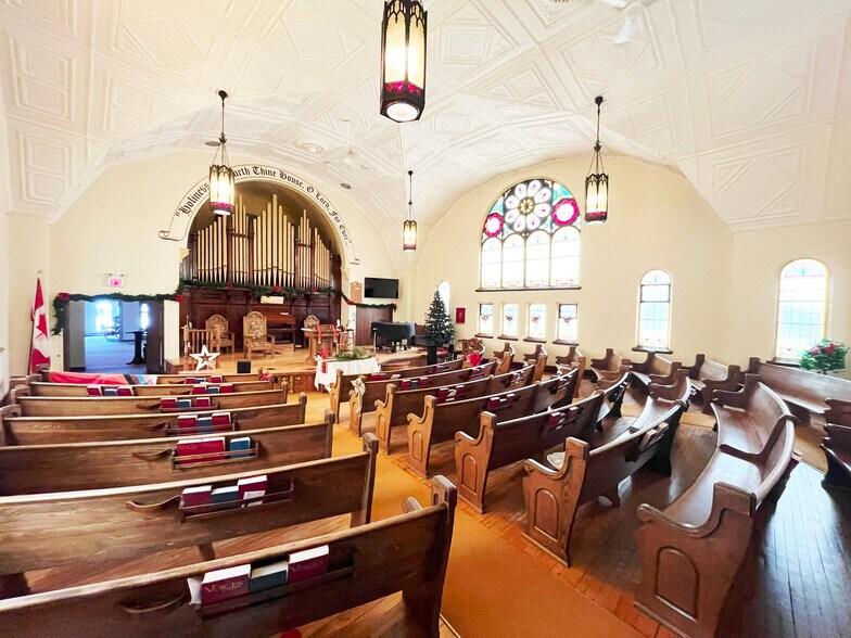 More Photos Of 12274 Guelph Line, Milton Specialty For Sale