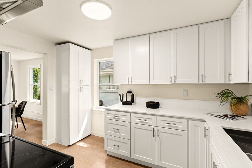 More Photos Of 14643 8th Ave SW, Burien Apartments For Sale
