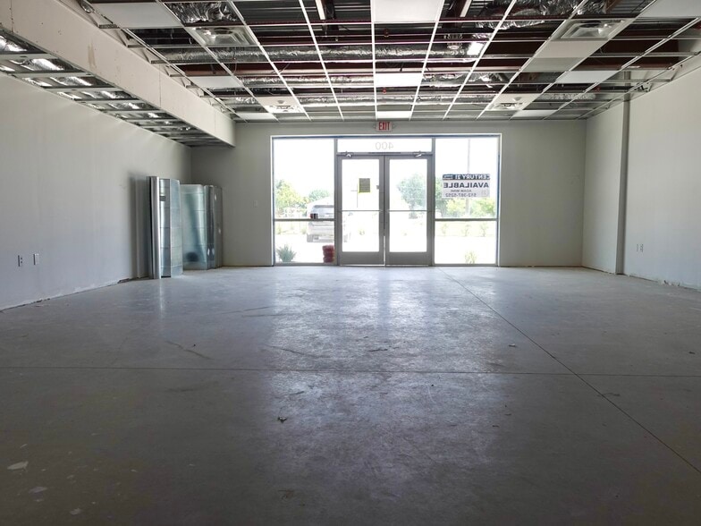More Photos Of 2651 University ave, Georgetown Storefront Retail Office For Lease