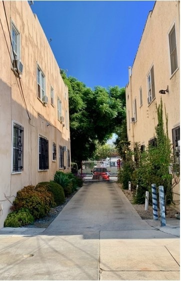 More Photos Of 1435-1437 1/2 N Las Palmas Ave, Los Angeles Apartments For Sale