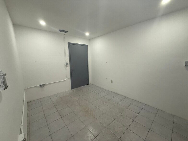 More Photos Of 743-749 NW 23rd St, Miami Food Processing For Sale