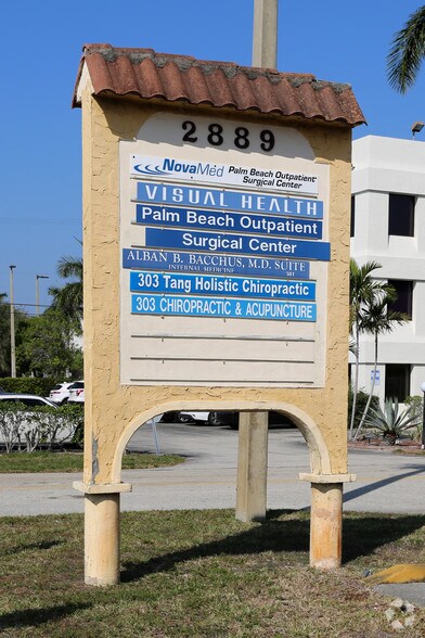 More Photos Of 2889 10th Ave N, Lake Worth Medical For Lease