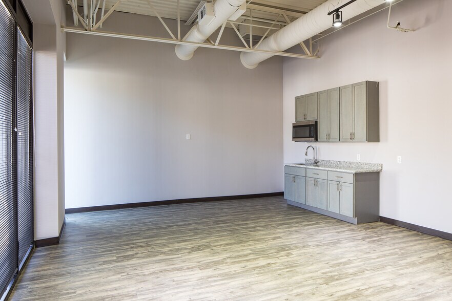 More Photos Of 3000 Northwoods Pky, Norcross Unknown For Lease