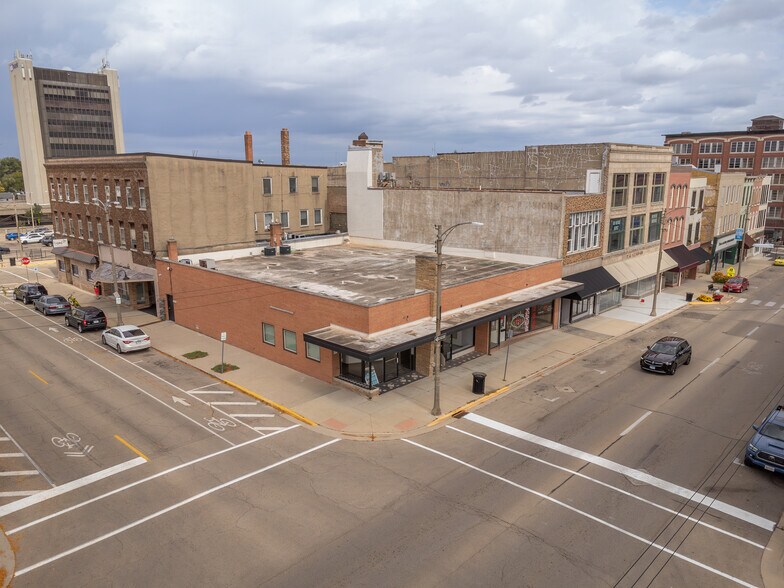 More Photos Of 26-30 W Stephenson St, Freeport General Retail For Sale