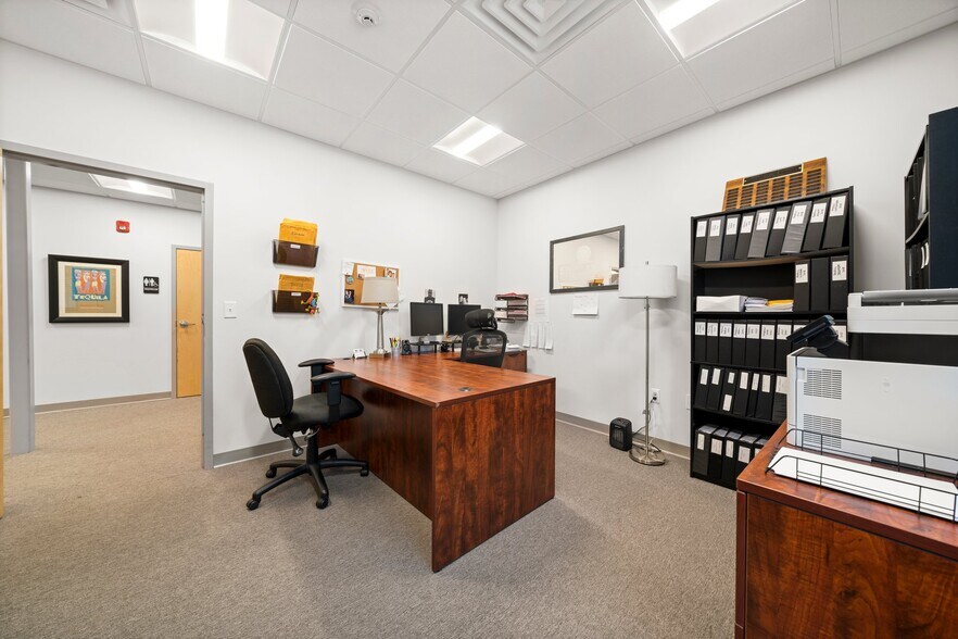 More Photos Of 288 S River Rd, Bedford Medical For Lease