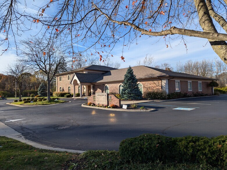 More Photos Of 170 W 106th St, Carmel Medical For Sale