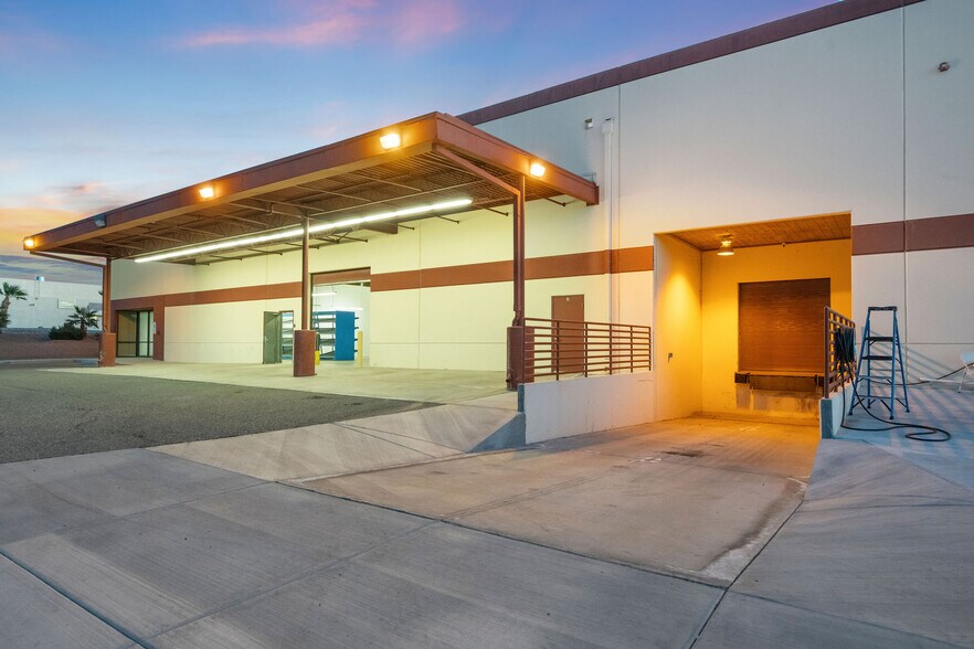 More Photos Of 1105 Aviation Dr, Lake Havasu City Manufacturing For Lease