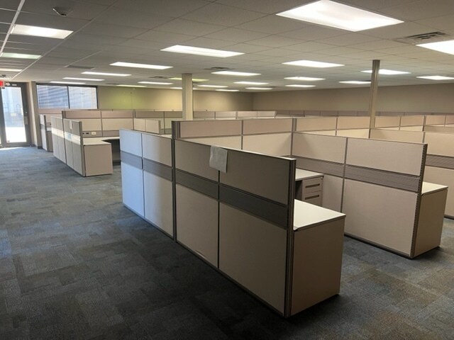 More Photos Of 1218 W Rock Creek Rd, Norman Office For Lease
