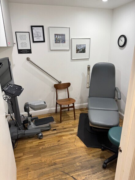 More Photos Of 44 E 12th St, New York Apartments For Lease