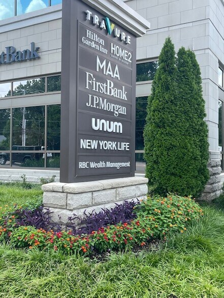 More Photos Of 6795 Poplar Ave, Germantown Office For Lease