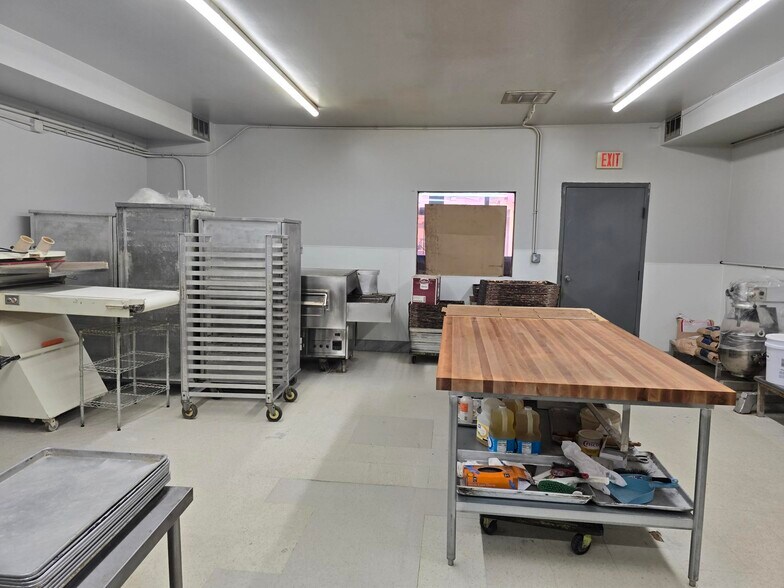 More Photos Of 3925 Oakton St, Skokie Restaurant For Sale