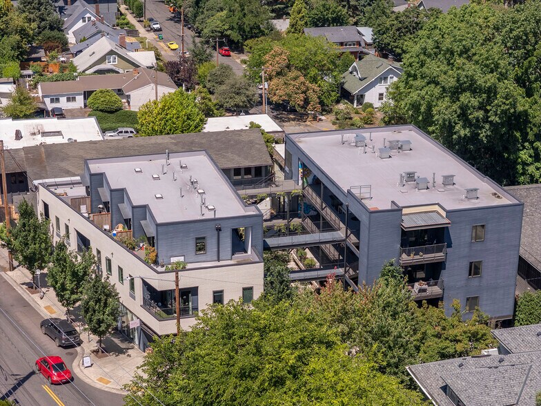 More Photos Of 1407 SE Cora St, Portland Restaurant For Sale