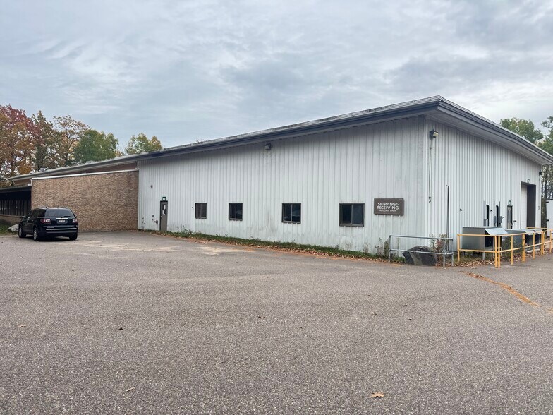 More Photos Of 2389 Airpark Rd, Rhinelander Manufacturing For Sale