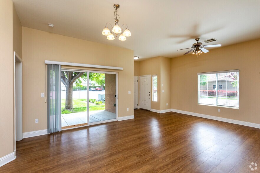 More Photos Of 8400 White Rock Dr, Bakersfield Apartments For Sale