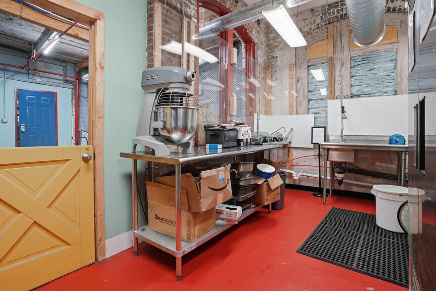 More Photos Of 120 Webster St, Pawtucket Manufacturing For Sale