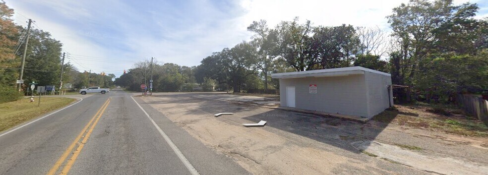 More Photos Of 12701 Saeger rd, Grand Bay Flex For Sale