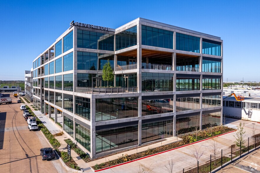 More Photos Of 155 Riveredge Dr, Dallas Office For Lease